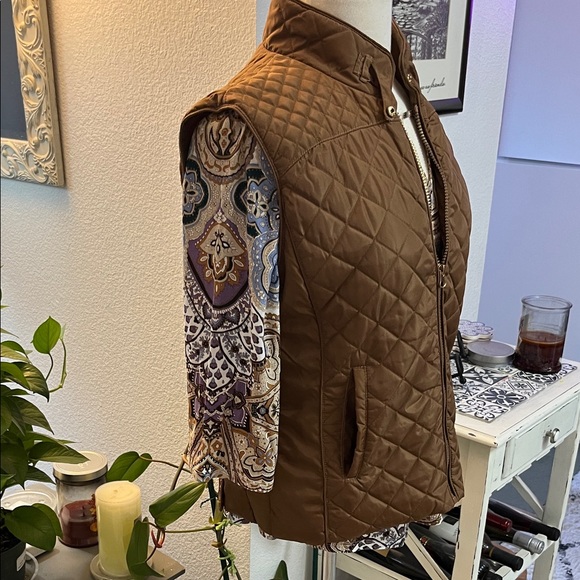 Cavalini Women’sQuilted Brown Vest - Picture 2 of 10